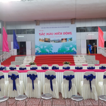 TIẾNG HÁT MIỀN ĐÔNG