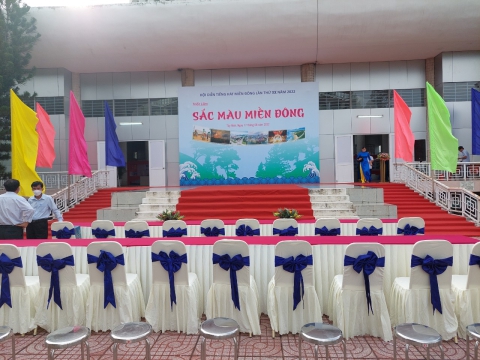 TIẾNG HÁT MIỀN ĐÔNG