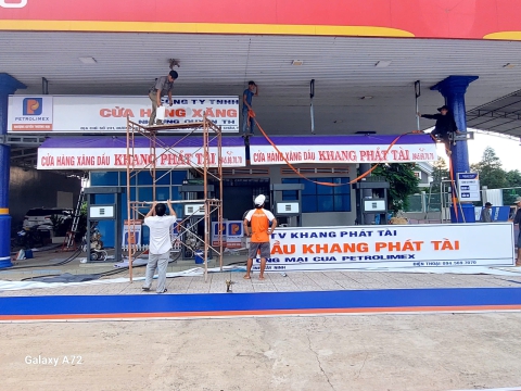 Cửa hàng xăng dầu khang phát tài